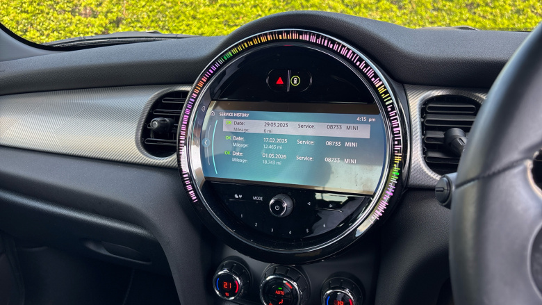 MINI Hatchback 1.5 Cooper Exclusive Premium 5dr Auto Petrol Hatchback